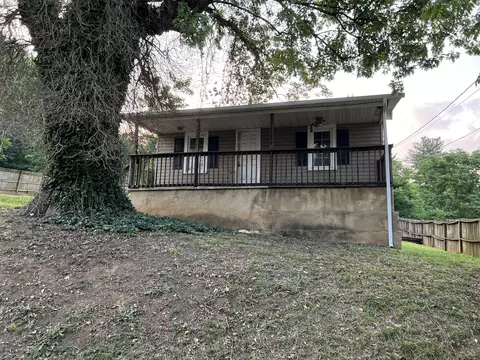 1012 W 6th N St, Morristown, TN 37814