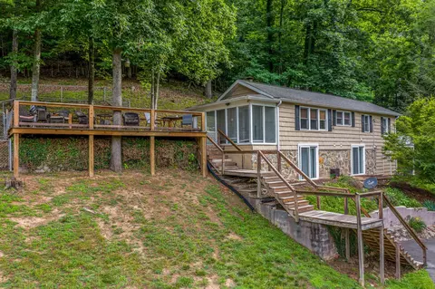 426 Lakemont Dr, Mooresburg, TN 37811