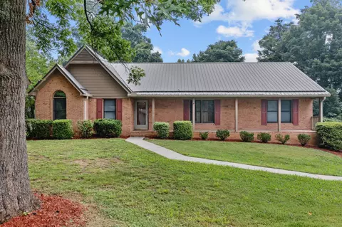 1735 Canterbury Dr, Morristown, TN 37814