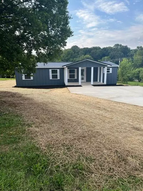 909 Isabell Dr, Dandridge, TN 37725
