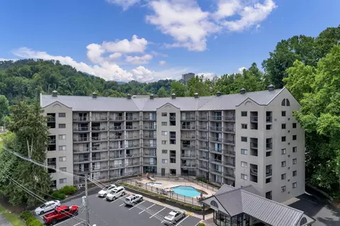 306 Baskins Creek Rd UNIT 702, Gatlinburg, TN 37738