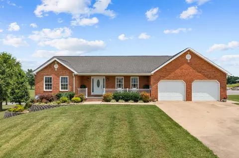 95 Clubhouse Ln, Greeneville, TN 37743