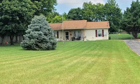 669 Ross Dr, Dandridge, TN 37725