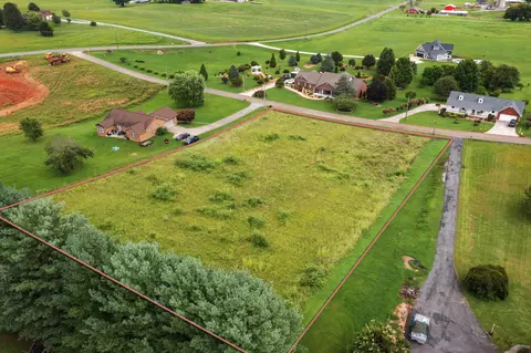608 Cornfield Dr, White Pine, TN 37890