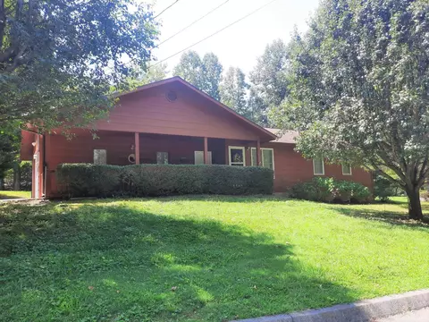 143 Laurel Trl, Cosby, TN 37722