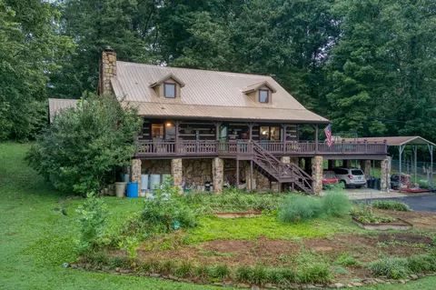 1272 Gaby Hills Dr, Dandridge, TN 37725