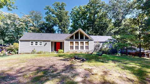 1953 Red Bird St, Morristown, TN 37814