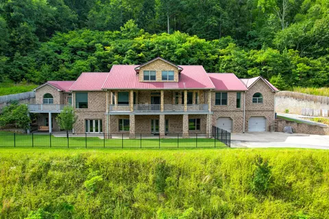 240 Jim Town Rd, Mooresburg, TN 37811