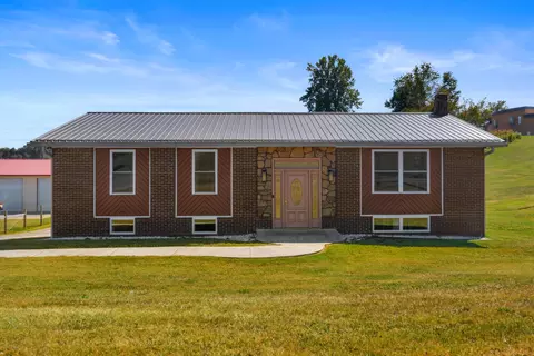 1068 Main St, Surgoinsville, TN 37873