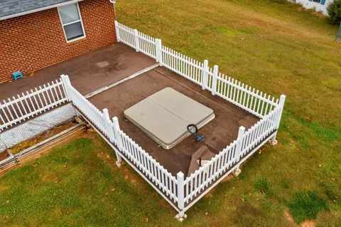 8189 W Pointe Dr, Talbott, TN 37877 photo 9