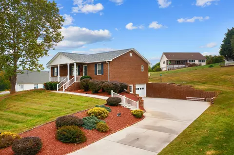 8189 W Pointe Dr, Talbott, TN 37877