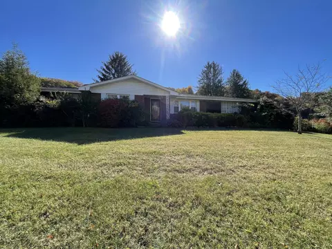 605 Airport Rd, Bybee, TN 37713