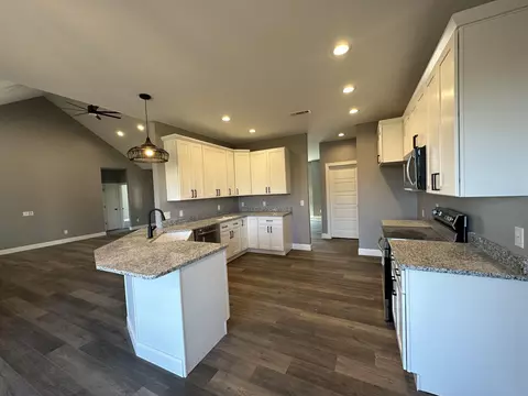 2736 Lowe Dr, Talbott, TN 37877 photo 3