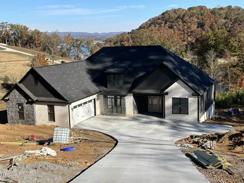 2736 Lowe Dr, Talbott, TN 37877 photo 2