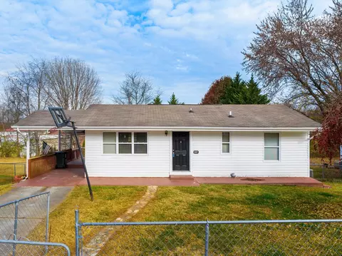 1327 Carmichael St, Morristown, TN 37814