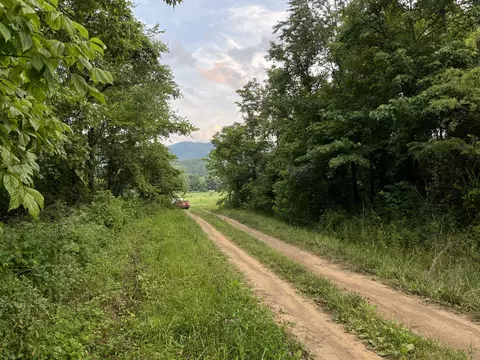 2720 E Apt 14 E 2570 Hwy, Del Rio, TN 37727