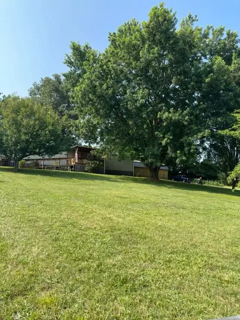 171 Overhill Rd, Newport, TN 37821