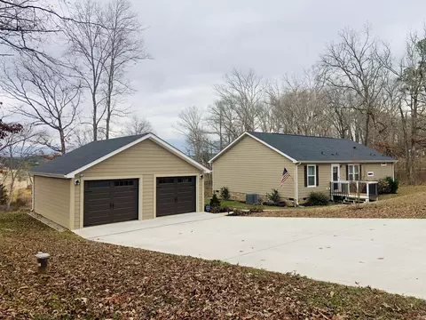 2216 Ted Moore Rd, Dandridge, TN 37725