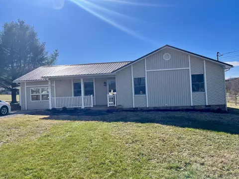 277 Ramblin Road Rd, Newport, TN 37821