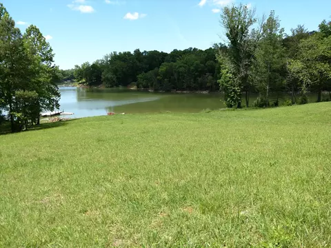 000 Deer Chase Trl, Dandridge, TN 37725