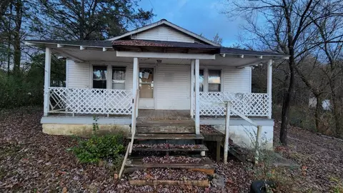 104 Regent Drive Dr, Harrogate, TN 37752