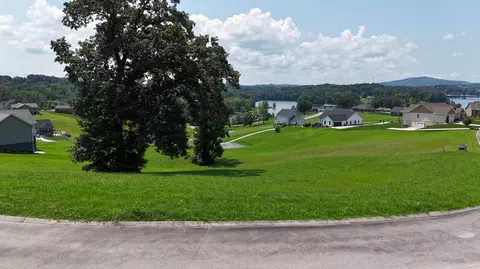 4116 Harbor View Dr, Morristown, TN 37814