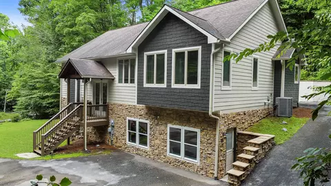 411 Pa Proffitt Rd, Gatlinburg, TN 37738