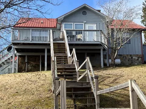 1223 Cedar Hills Rd, Dandridge, TN 37725