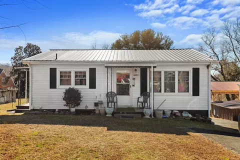 2035 Rosella St, Morristown, TN 37814