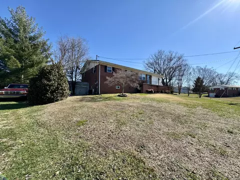 Exterior - 1624 Pleasant View Dr, Talbott, TN 37877 photo 9 of 13