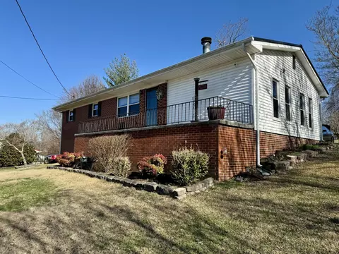 Exterior - 1624 Pleasant View Dr, Talbott, TN 37877 photo 2 of 13