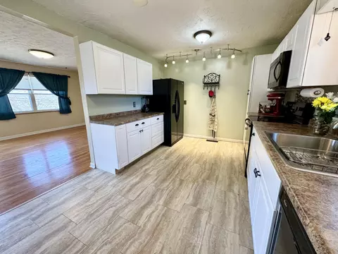 Kitchen - 1624 Pleasant View Dr, Talbott, TN 37877 photo 3 of 3
