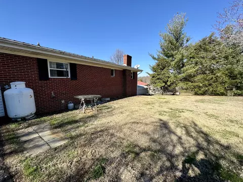 Exterior - 1624 Pleasant View Dr, Talbott, TN 37877 photo 12 of 13