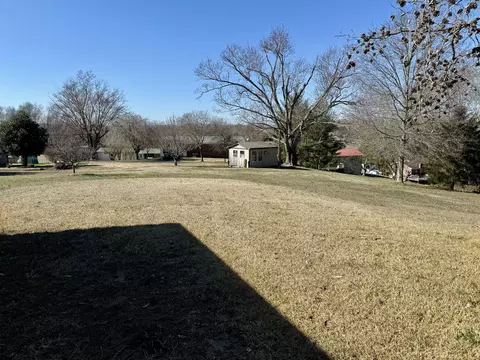 Exterior - 1624 Pleasant View Dr, Talbott, TN 37877 photo 6 of 13