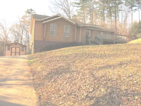 3301 Lake Forest Dr, Morristown, TN 37814