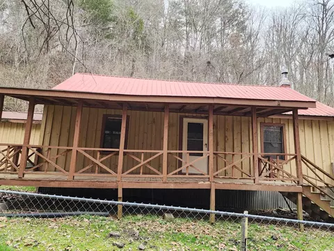 888 Baysinger Rd, Newport, TN 37821