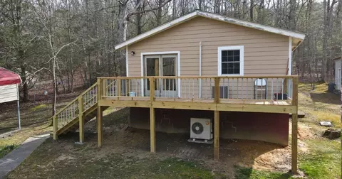 6031 Flats Rd, Tallassee, TN 37878