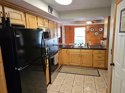 Kitchen - 224 Old Lee Hwy, Eidson, TN 37731 photo 4 of 5