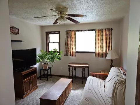 Living - 224 Old Lee Hwy, Eidson, TN 37731 photo 3 of 3