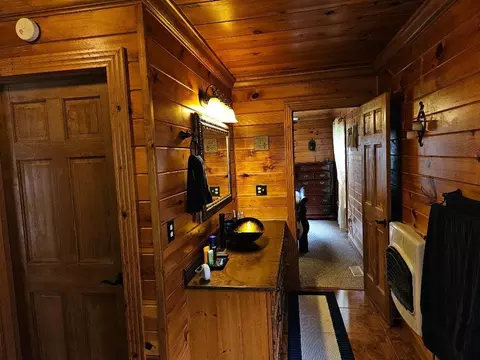 Bath - 224 Old Lee Hwy, Eidson, TN 37731 photo 2 of 8