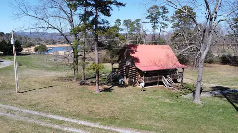 Exterior - 279 Chilhowee Ln, Bean Station, TN 37708 photo 4 of 10