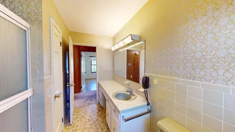 Bath - 386 Jerry Dr, Talbott, TN 37877 photo 2 of 6