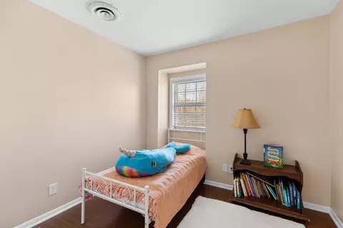 Bedroom - 925 Ronald Dr, Talbott, TN 37877 photo 3 of 8