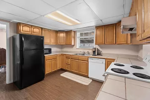 Kitchen - 925 Ronald Dr, Talbott, TN 37877 photo 2 of 2