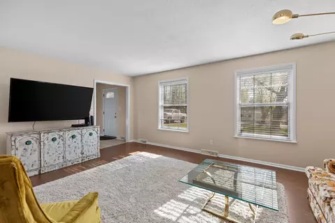 Living - 925 Ronald Dr, Talbott, TN 37877 photo 3 of 4