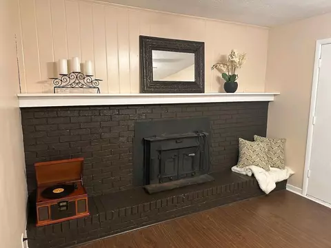 Living - 925 Ronald Dr, Talbott, TN 37877 photo 4 of 4