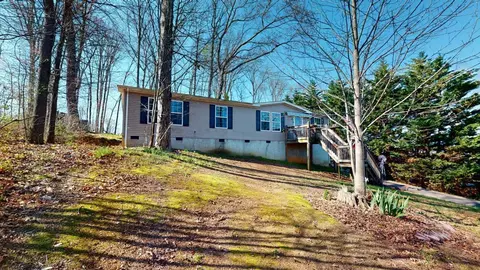 140 Laura Boling Loop Rd, Strawberry Plains, TN 37871