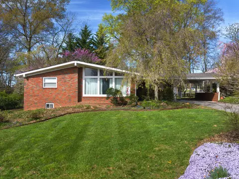 2303 N Economy Rd, Morristown, TN 37814