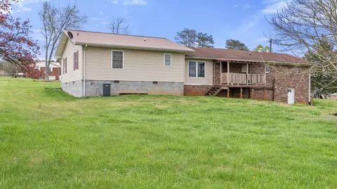 Exterior - 134 Elm St, Bean Station, TN 37708 photo 4 of 6