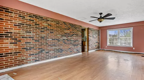 Living - 134 Elm St, Bean Station, TN 37708 photo 1 of 1